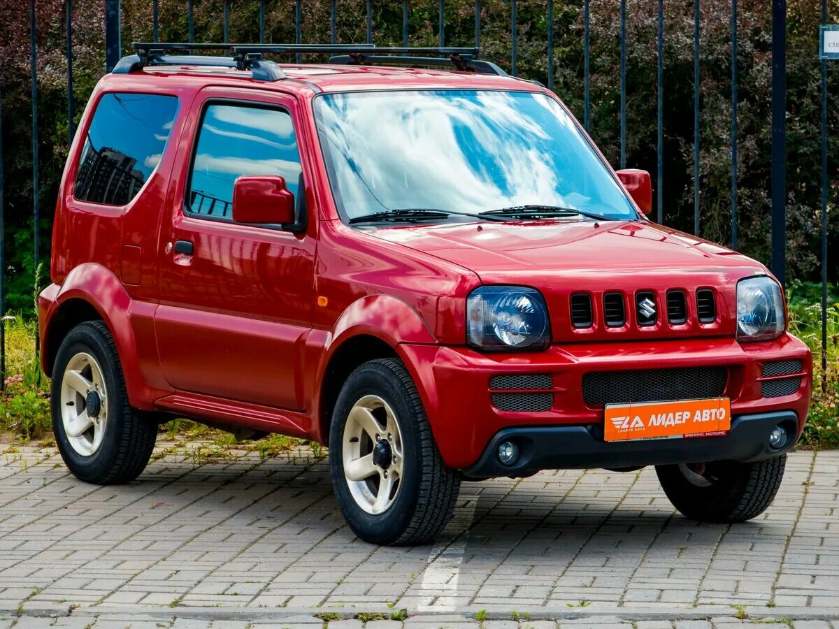 Купить сузуки джимни москва и московская. Suzuki Jimny 1. Внедорожник Сузуки Джимни. Сузуки Джимни внедорожный. Suzuki Jimny 2011.