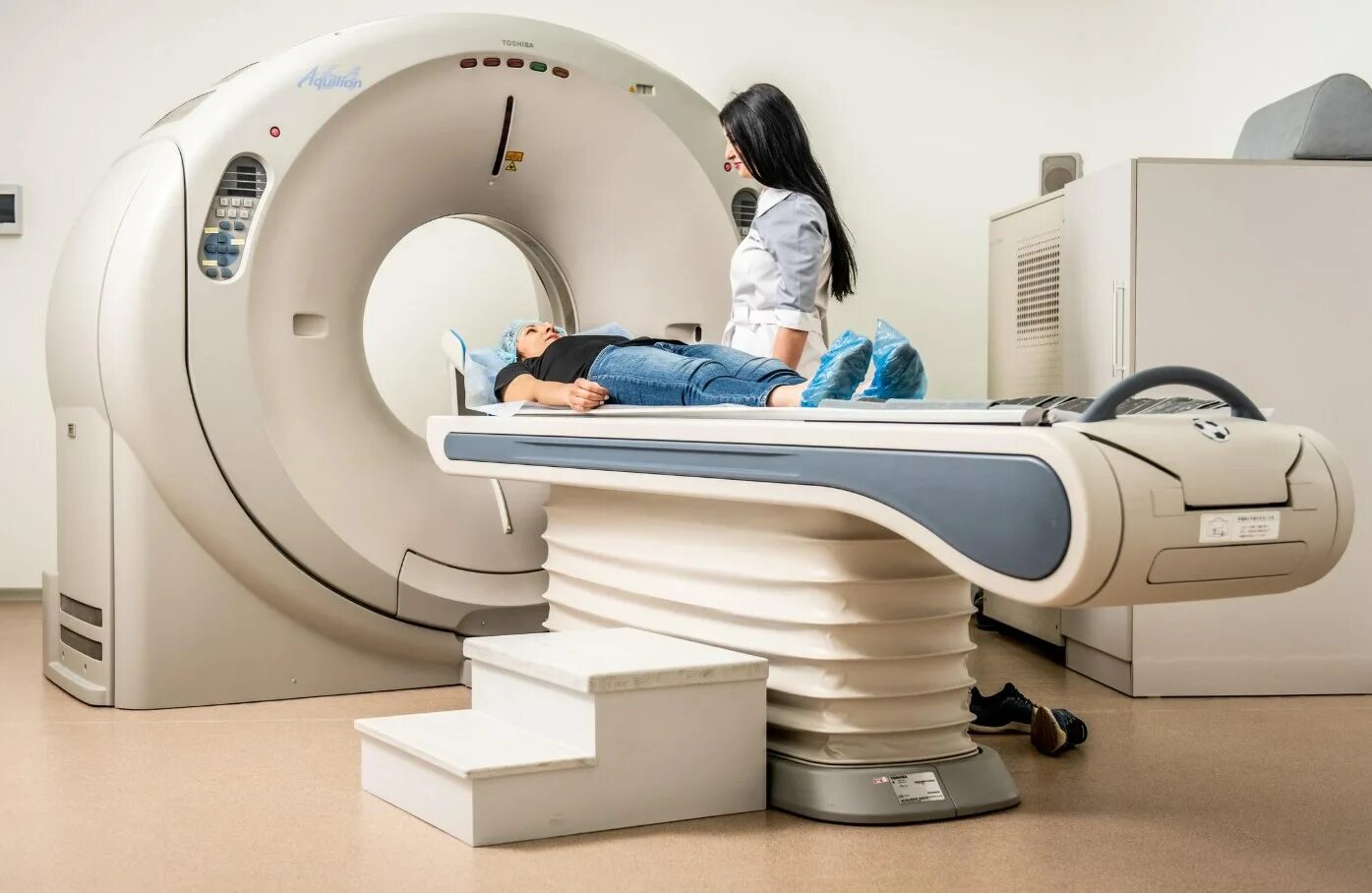 Мрт головного мозга цена нижний новгород. Магнитно-резонансный томограф Корея. Аппарат мрт. Кт головного мозга аппарат. Кт открытого типа.