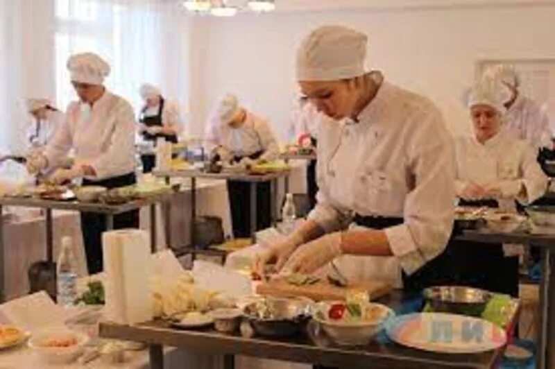 Профессия повар. Повар технолог. Профессия повар. Специальность повар кондитер. Профессия повар кондитер.