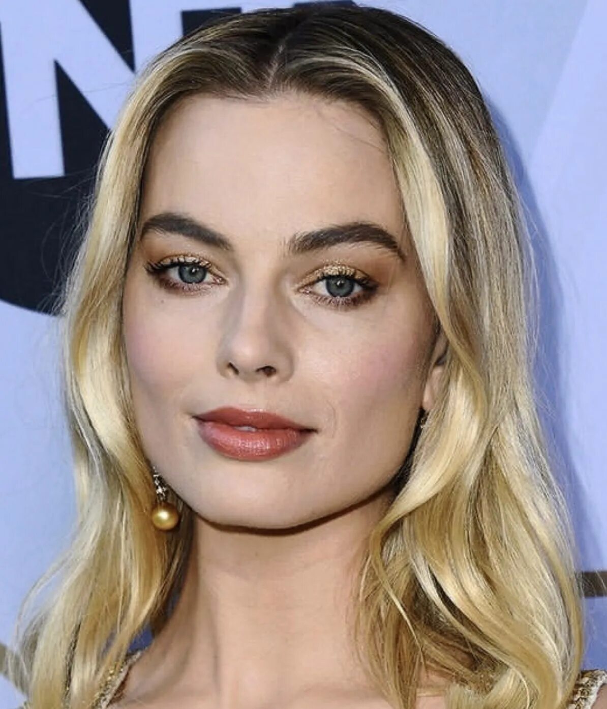 Как сделать прическу как у марго робби Quotes power from Margot Robbie (Australian actress and producer) YouTube