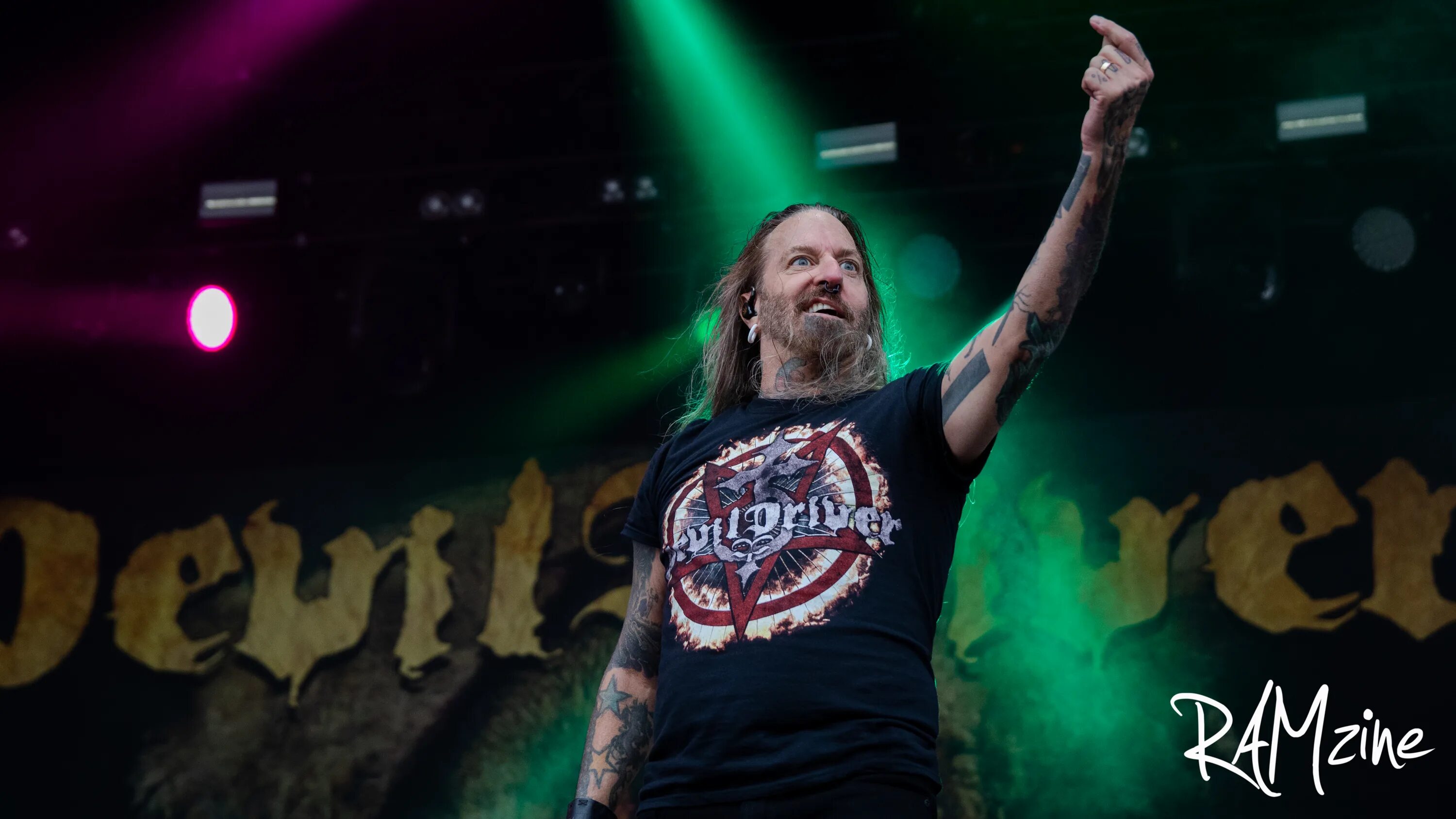 Devil driver. Devildriver. devildriver дез фафара. devildriver американская группа. devildriver тату.