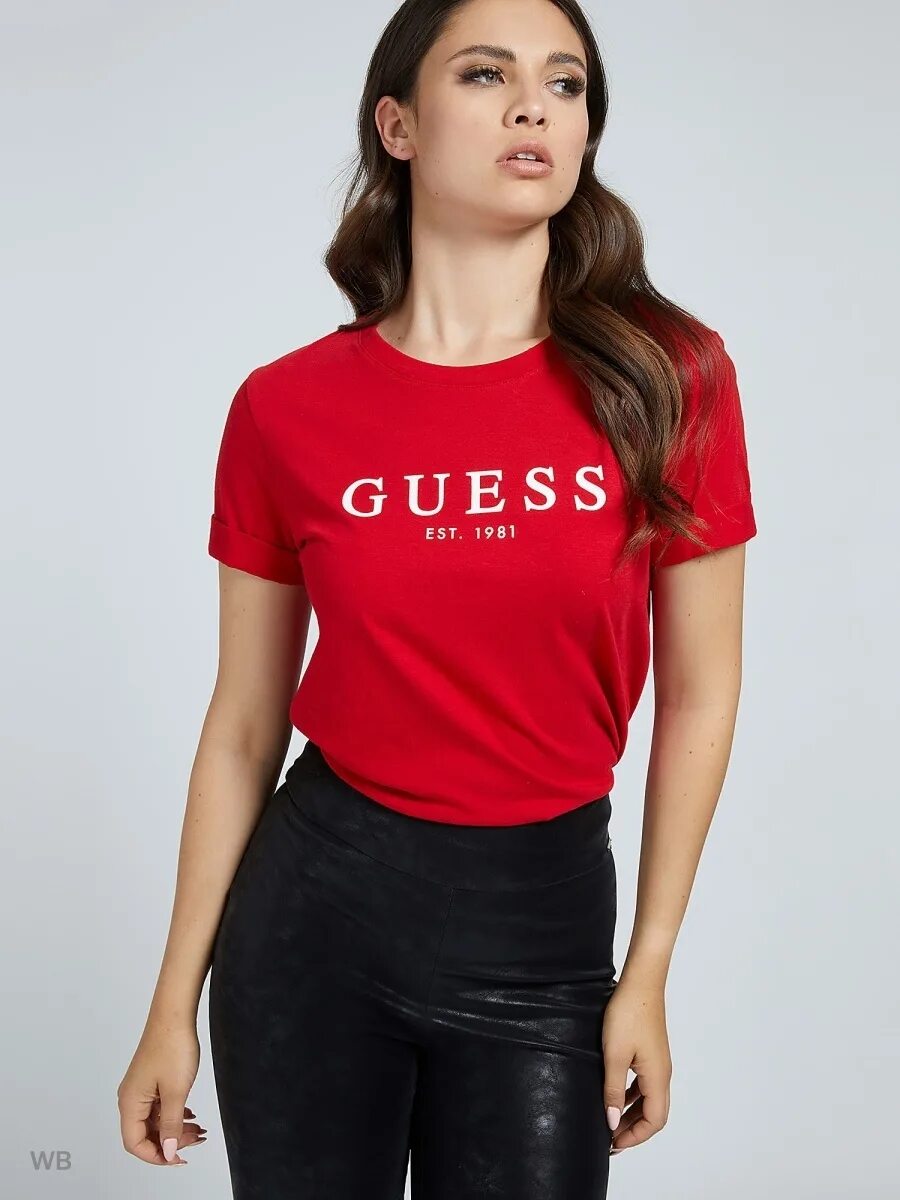 Футболка гуэс. Футболка Гуес оригинал. Красная майка guess. Футболка guess женская.