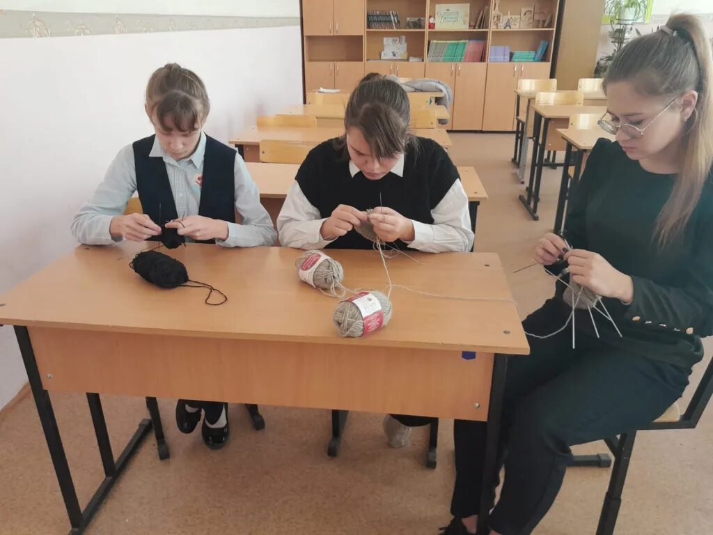 Рука помощи рязань. Благотворители рязань. В твоих руках фонд игрушки. Рука помощи рязань. Картинка вещевая помощь.