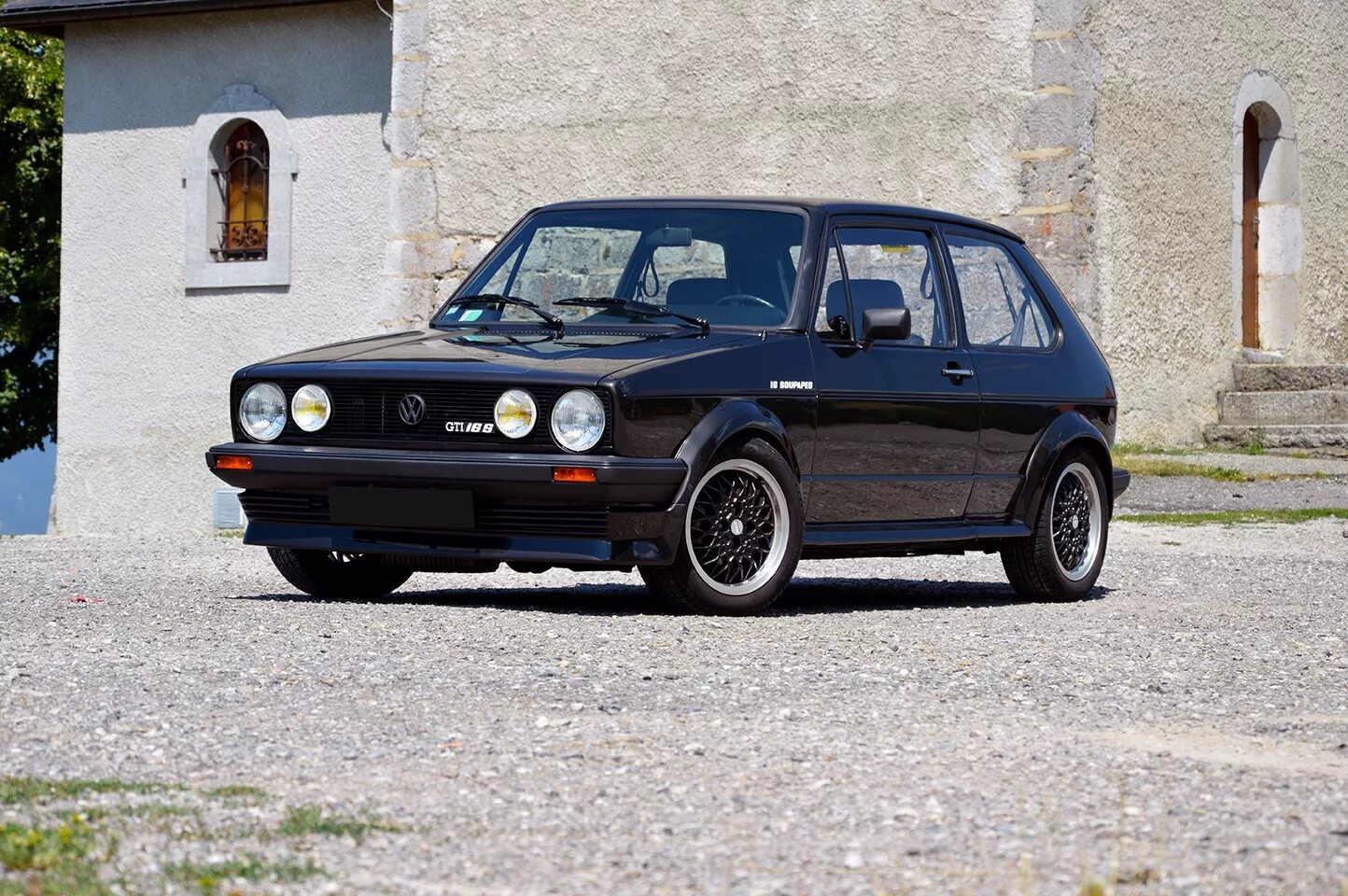 Фольксваген гольф 1.6 купить. Volkswagen Golf GTI 1982. VW Golf 1982. Гольф ГТИ 1982. Golf 1 GTI.