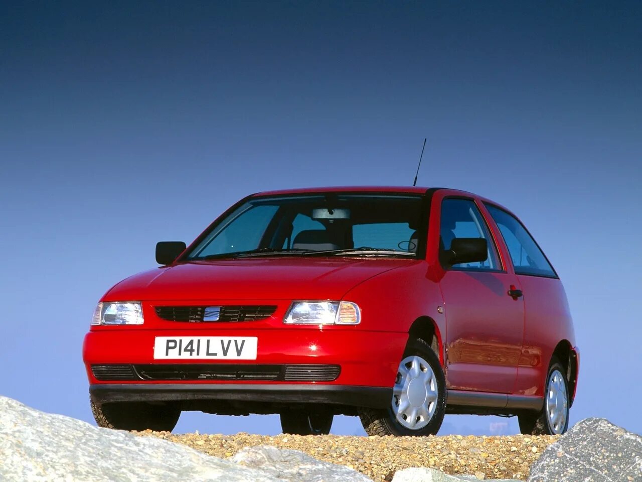 Сеат 2000 года. Seat Ibiza 1996. Сеат Ибица 1996. Seat Ibiza 2. Сеат Ибица 3 поколение.