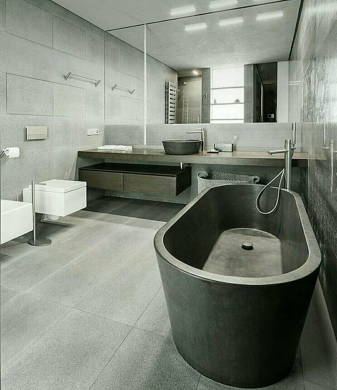 Газобетон в ванной. Микроцемент ванная лофт. Ванная в стиле лофт бетон. Ванная комната из бетона. Серая ванная.