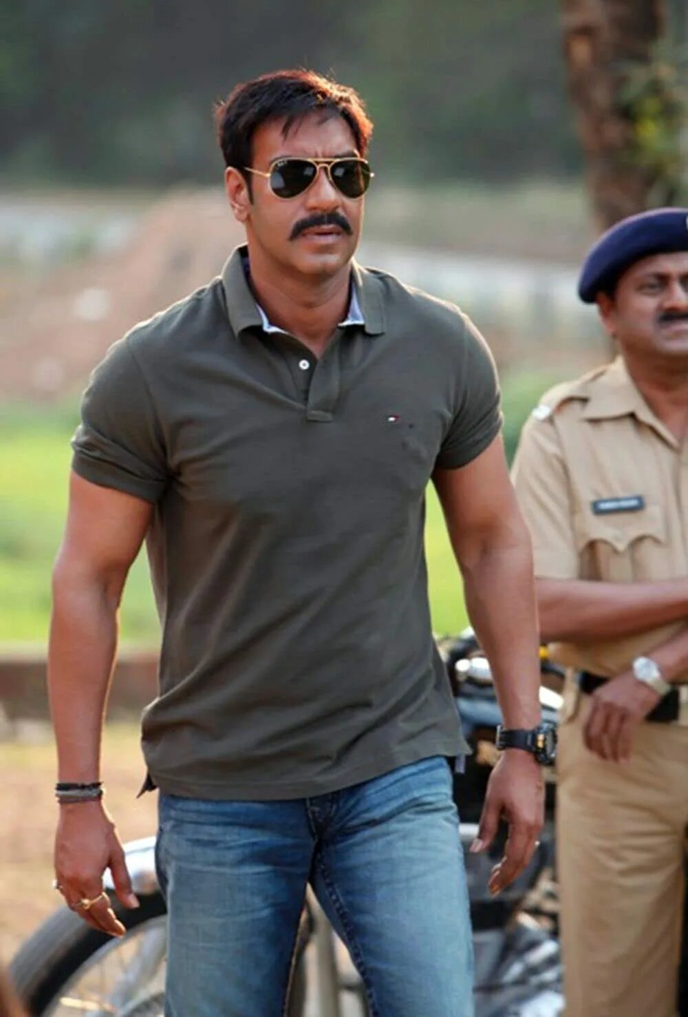 Аджай Девган Singam. Singham 2011. Сингам (2011). Сингам Лев. Сингам моменты