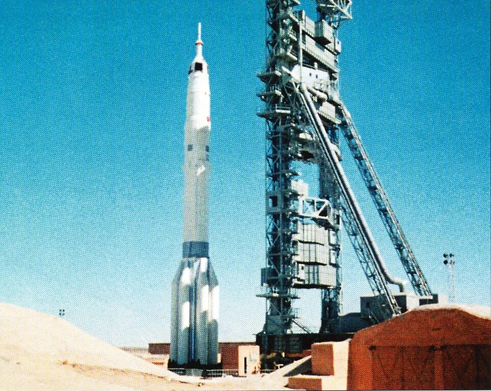 Первая ракета носитель ссср. Ракета Протон зонд 7к-л1. РН Протон ур-500к. Ракетоноситель Протон СССР. Ракета Протон-к с КК Союз 7к л1.