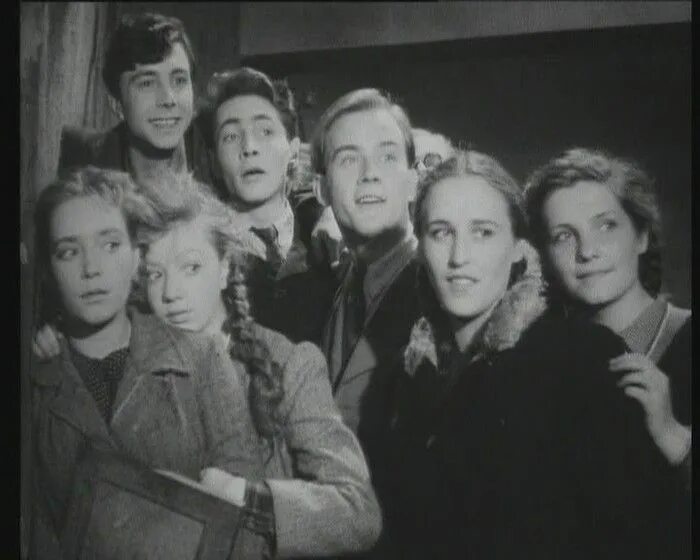 Молодая гвардия программа. Молодая гвардия 1948. молодая гвардия бондарчук 1948.