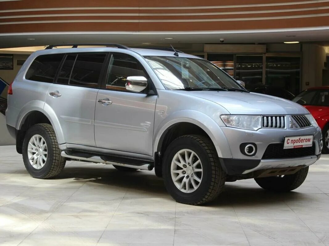 Митсубиси паджеро спорт 2 рестайлинг. Mitsubishi pajero sport внедорожник белый 2012 868. Pajero sport 2 рестайлинг. Паджеро спорт 2005 высокий. Паджеро спорт с пробегом московская область.