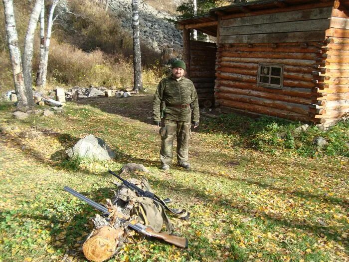 Заимка и егерь. Таёжная заимка лесная сказка белокуриха. Заимка на урале. Заимка на урале. Где живет заимка на урале.