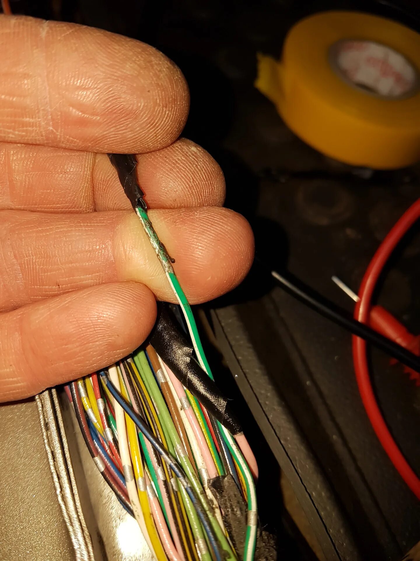 Аккумулятор сигнала сигнализации. Причины срабатывания сигнализации. Калина срабатывает сигнализация. Датчик удара в ваз 2115. Датчик чувствительности сигнализации starline a91.