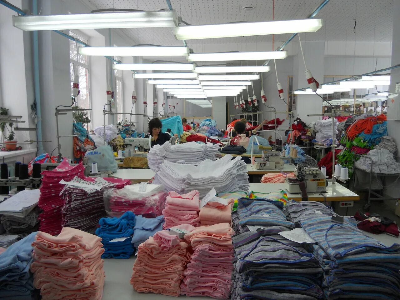 швейный цех. текстильное производство.