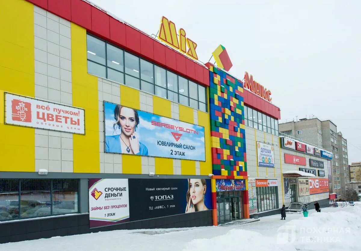 торговый центр интерьер. по близости торговый. авиапарк москва торговый центр.