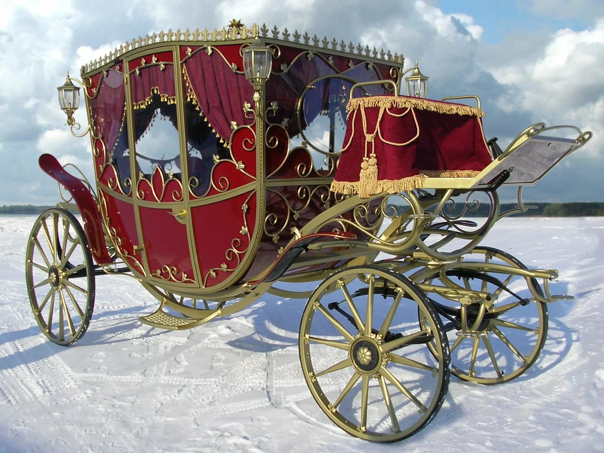 Карета для коронации эрмитаж. Санкт петербург 18 века карета. Королевская карета у букингемского дворца. Бриджертоны карета. Что такое карета.