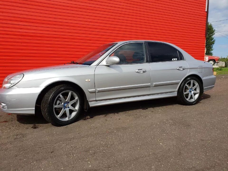 Hyundai sonata ef черная r18. Соната тагаз r17. Hyundai sonata ef r19. Соната на дисках. Hyundai sonata ef черная r17.