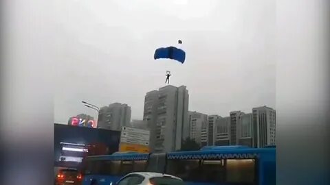 Приземлиться на крышу