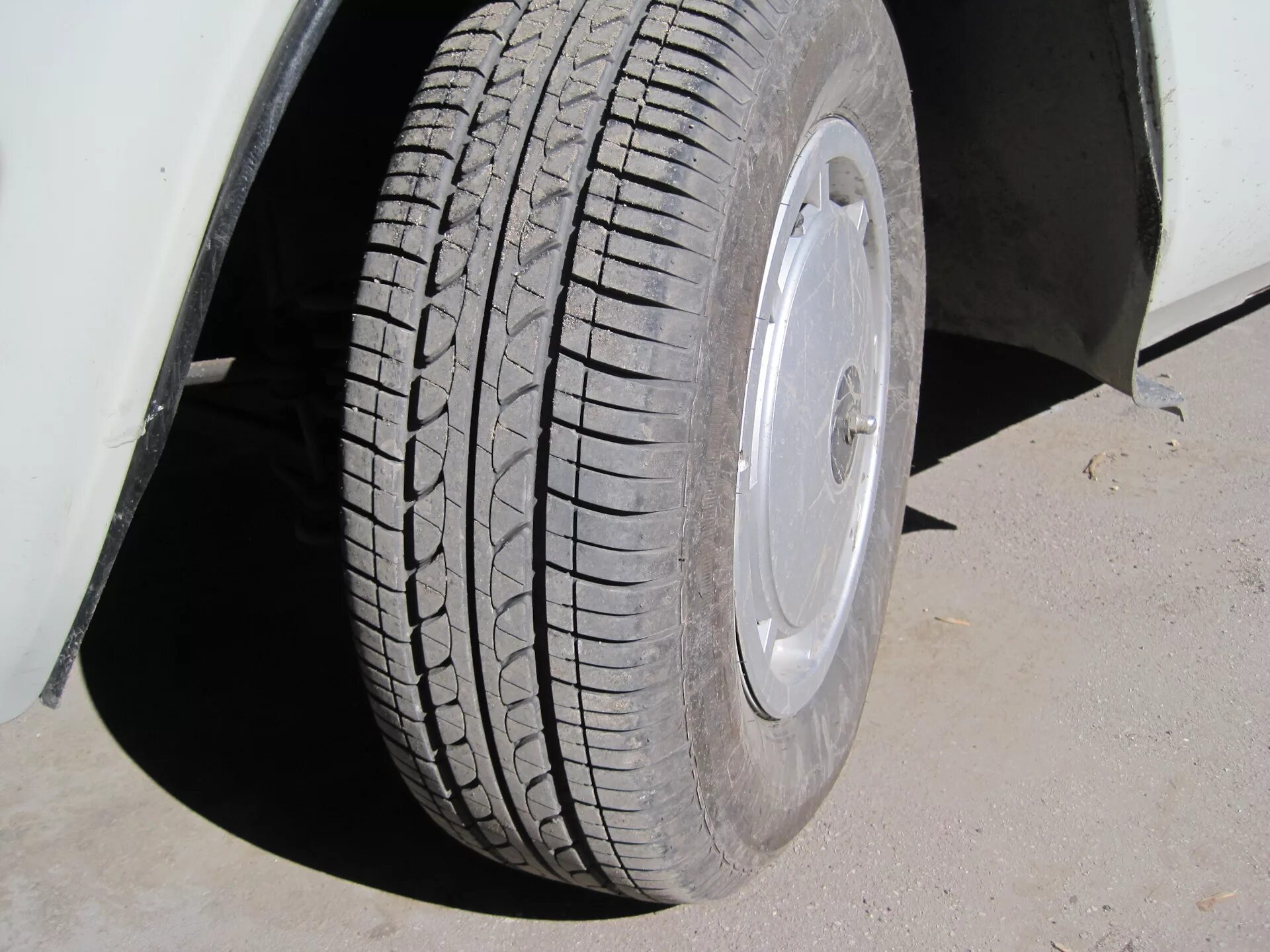 Купить автошину r14. Шина Волга 205/70 r14. Шины 205 70 r14. 205 70 R14 на Волгу. Колеса 205 70 r14.