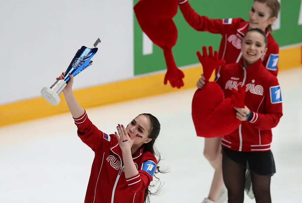 Камила Валиева Кубок первого канала. Камила Валиев и Загитова. Камила Валиева Кубок первого канала 2021. Кубок первого канала фигурное катание прямой эфир