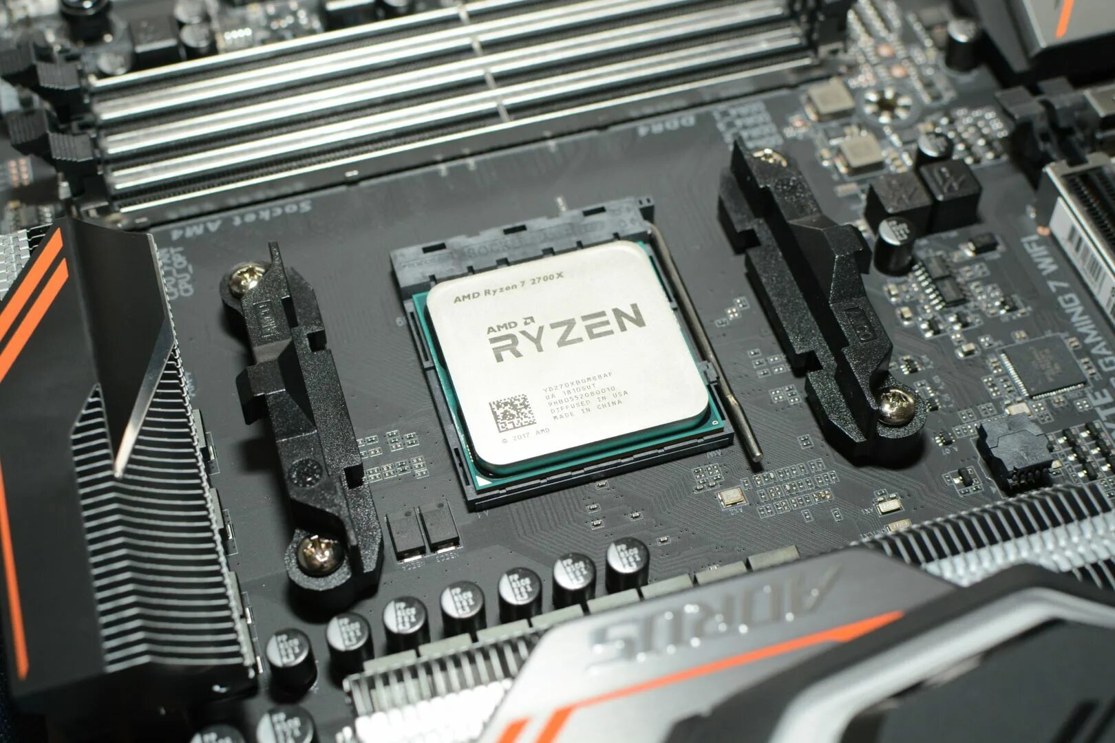 Ryzen 5 2600 память. Ryzen 7 2700. AMD Ryzen 5 2600x. Ryzen 7 2700x. AMD 2700x.