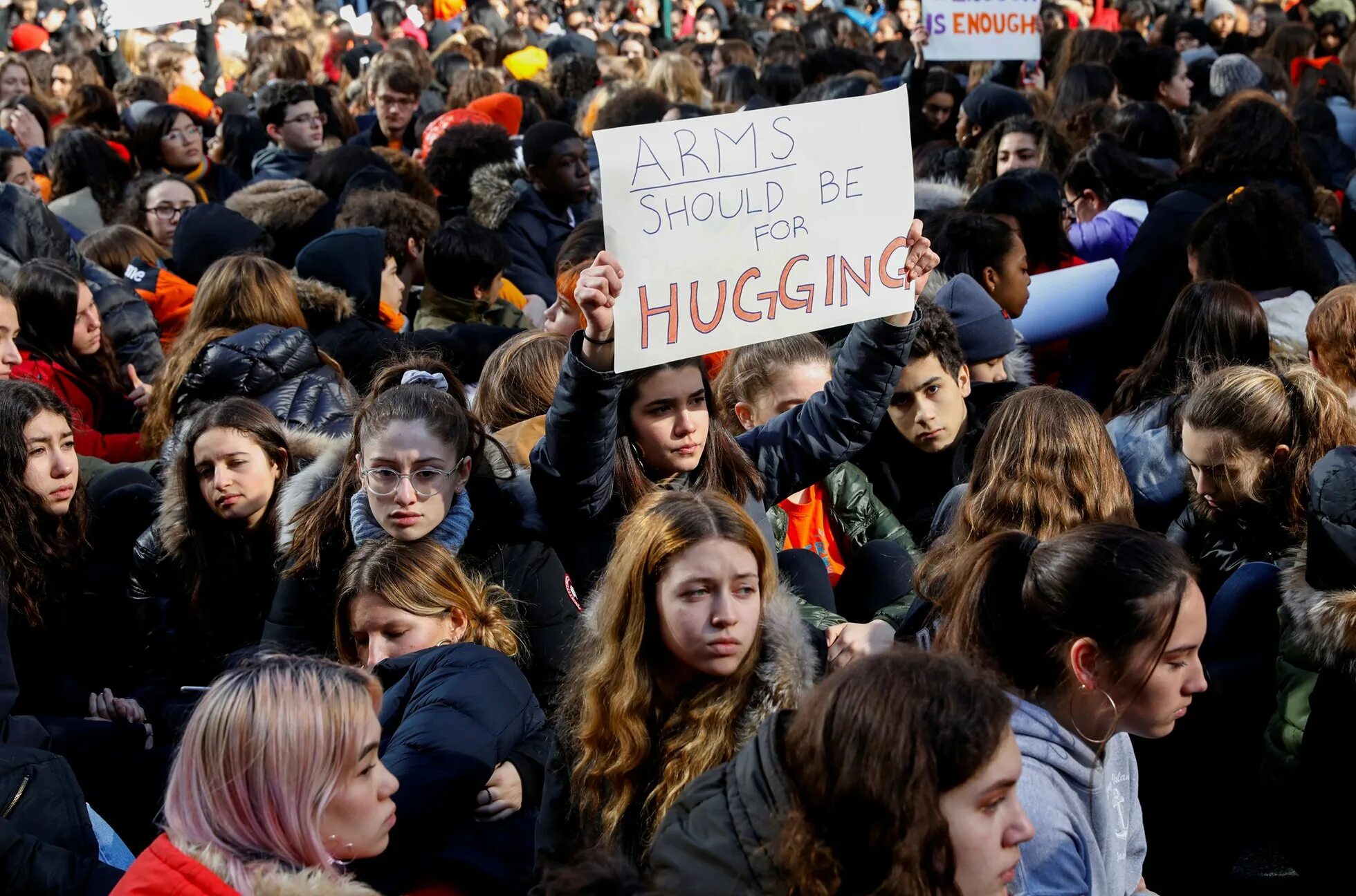 Митинги школьников в США. Школьные протесты в США. Американские школьники толпа. Протесты студентов в Европе.