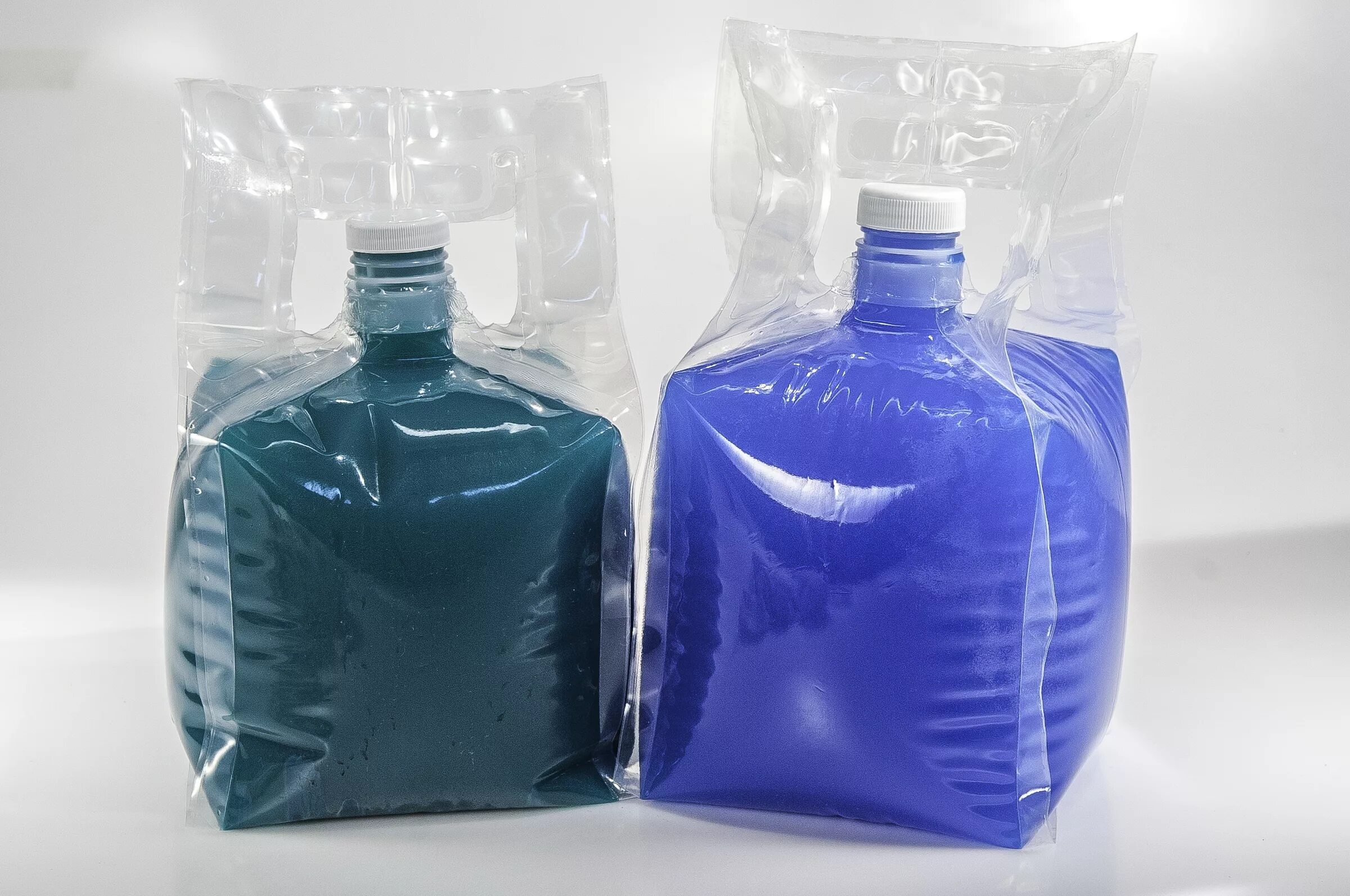 вода в пакетах 1 литр. экосольвентные чернила veika balance eco. гибкая упаковка дой пак. питьевая вода в пакетах. пакетики для очищения воды.