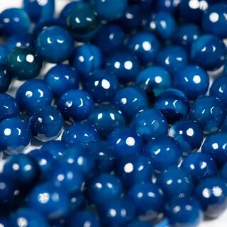 Фиолетовые синие и красные бусины