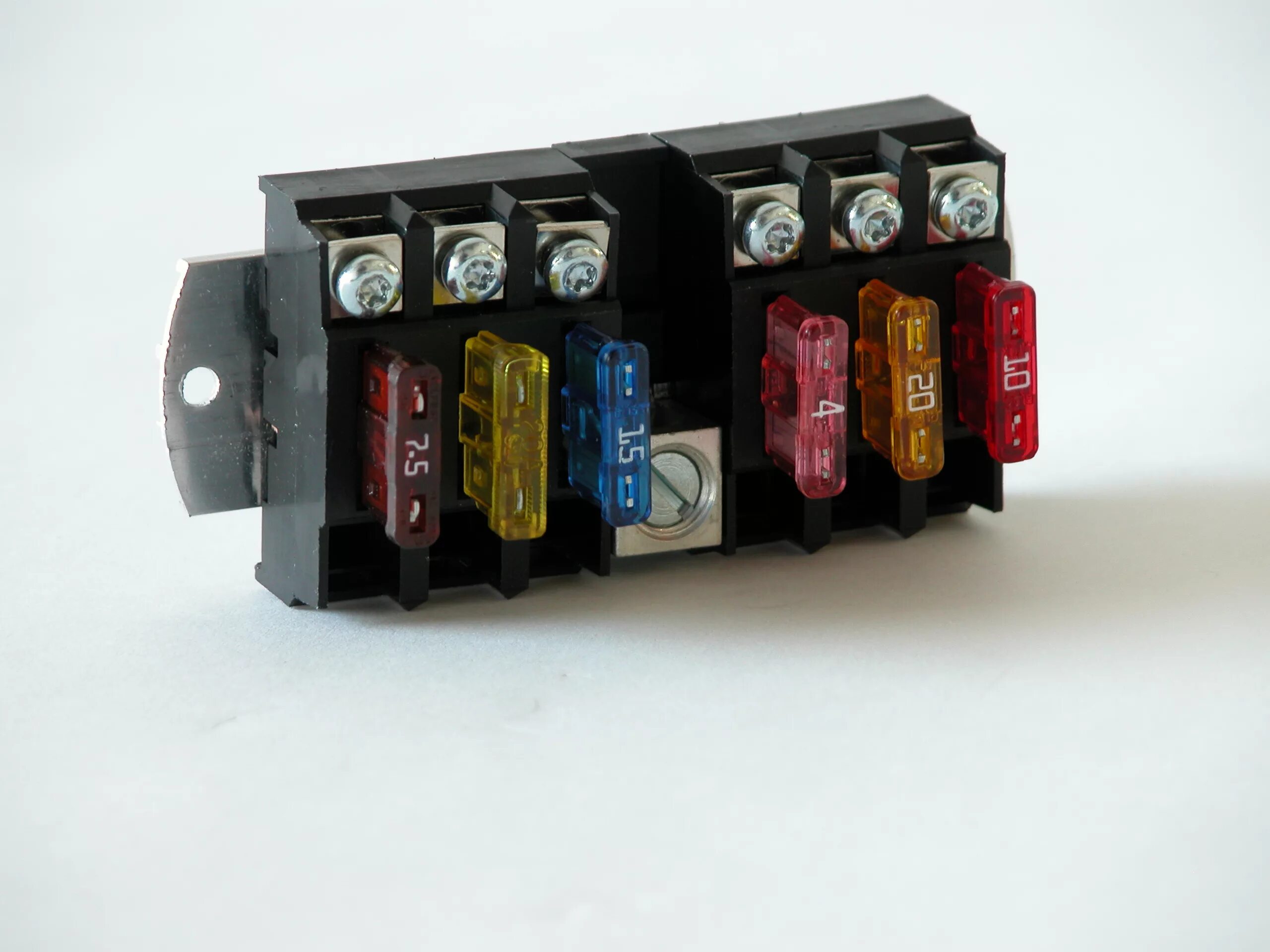 Ruby fuse перевод. Main fuse block platetahoe 175a. fuse box. brake switch предохранитель. 450 amperlik fuse.