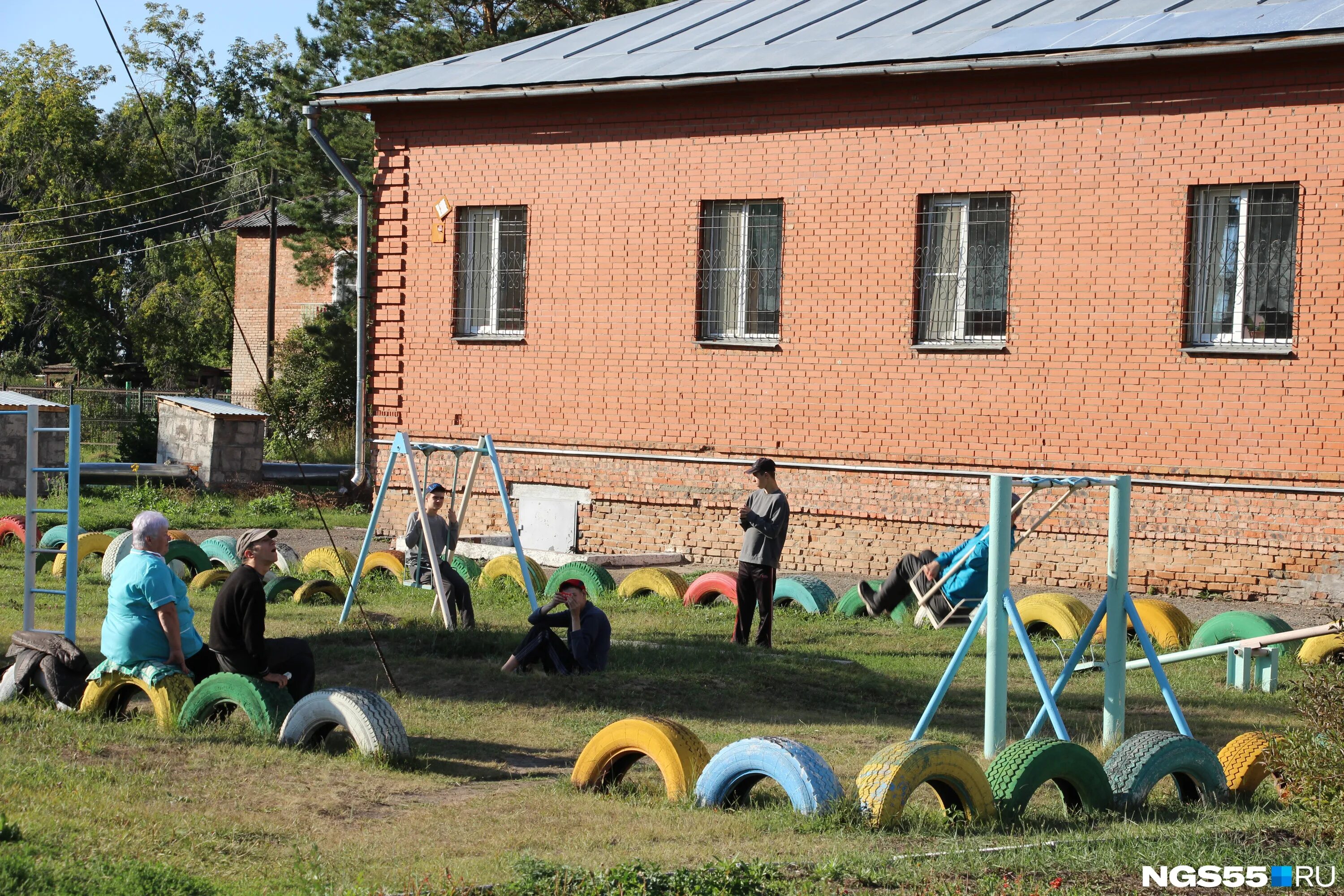 специальная коррекционная школа. интернат для детей 7 лет. воспитание в интернате. помощь интернатам детским. интернат для детей инвалидов.