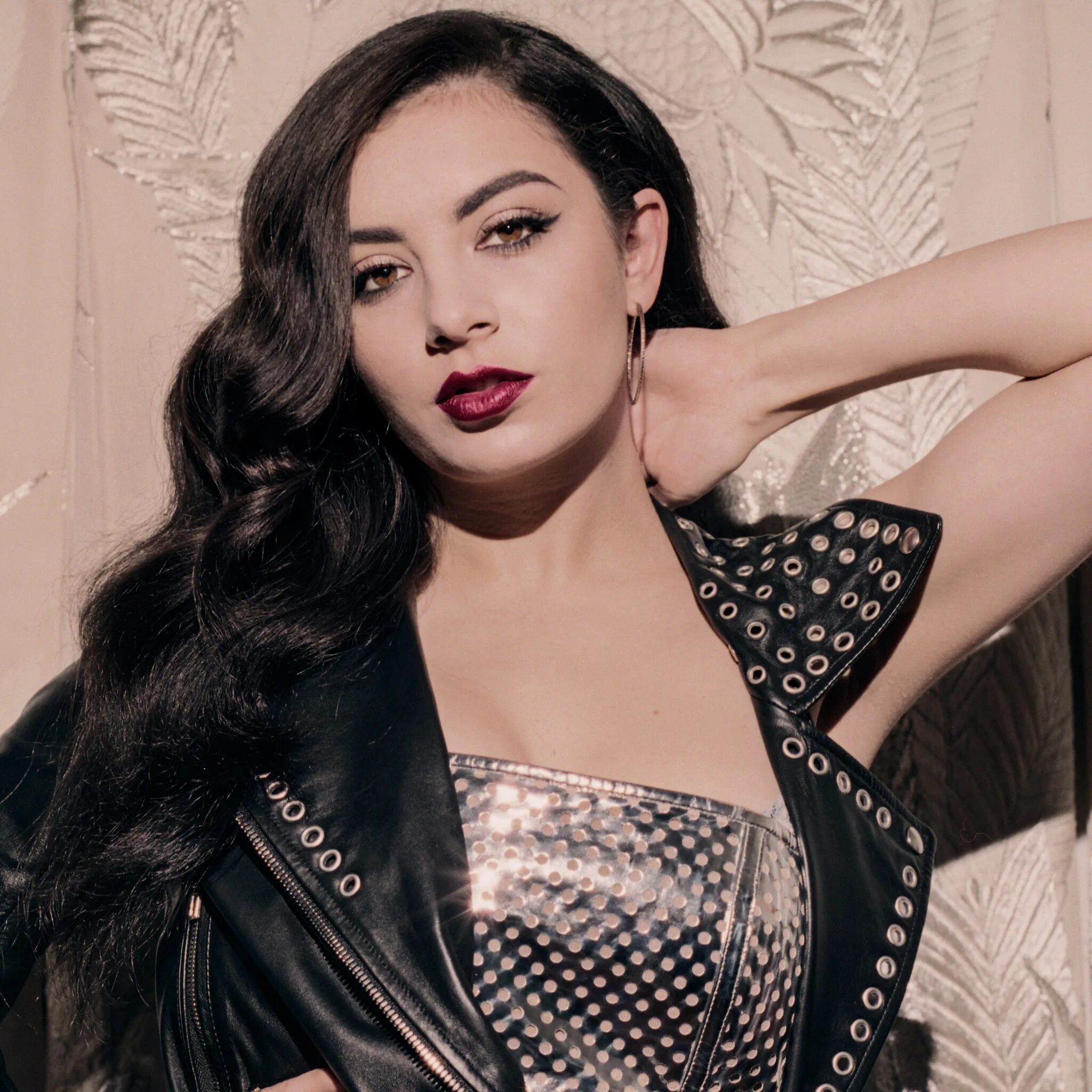 Apple charlie xcx. Charli xcx. charli xcx good. charli xcx обои. charli xcx hair trend.