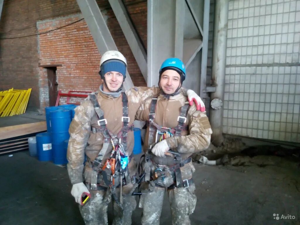 Ищу работу демонтаж. Подсобники на стройку. Подсобные рабочие демонтаж. Строительные работы. Грузчики демонтаж.