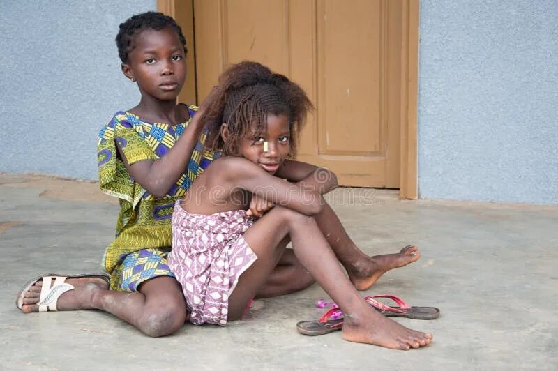 Маленькая Африканская де. Дети Африки девочки. Девочки в Африке без одежды.