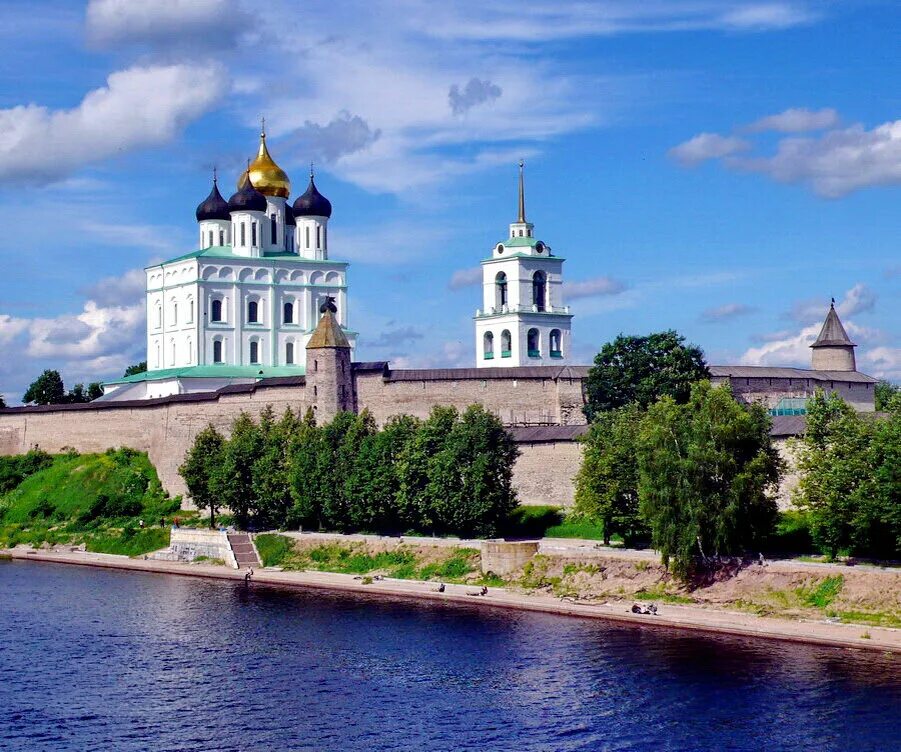 Водоком псков. Псков кремль. Водоком псков. Каменный кремль в пскове. Кремль города пскова.