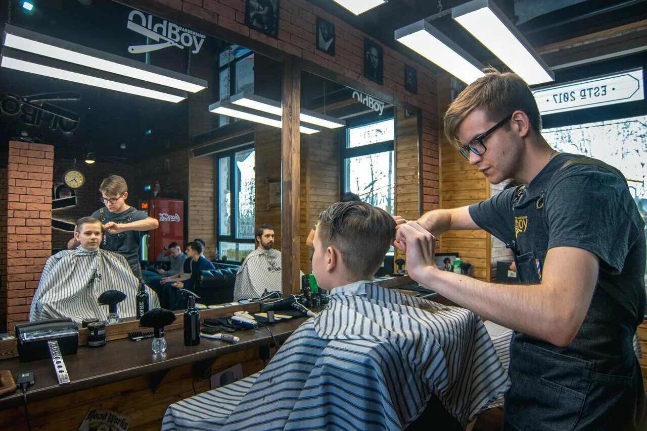 Олдбой мурманск. Барбершоп налево мурманск. Барбершоп мурманск шмидта. Oldboy тбилиси. Олдбой щелково радиоцентр.