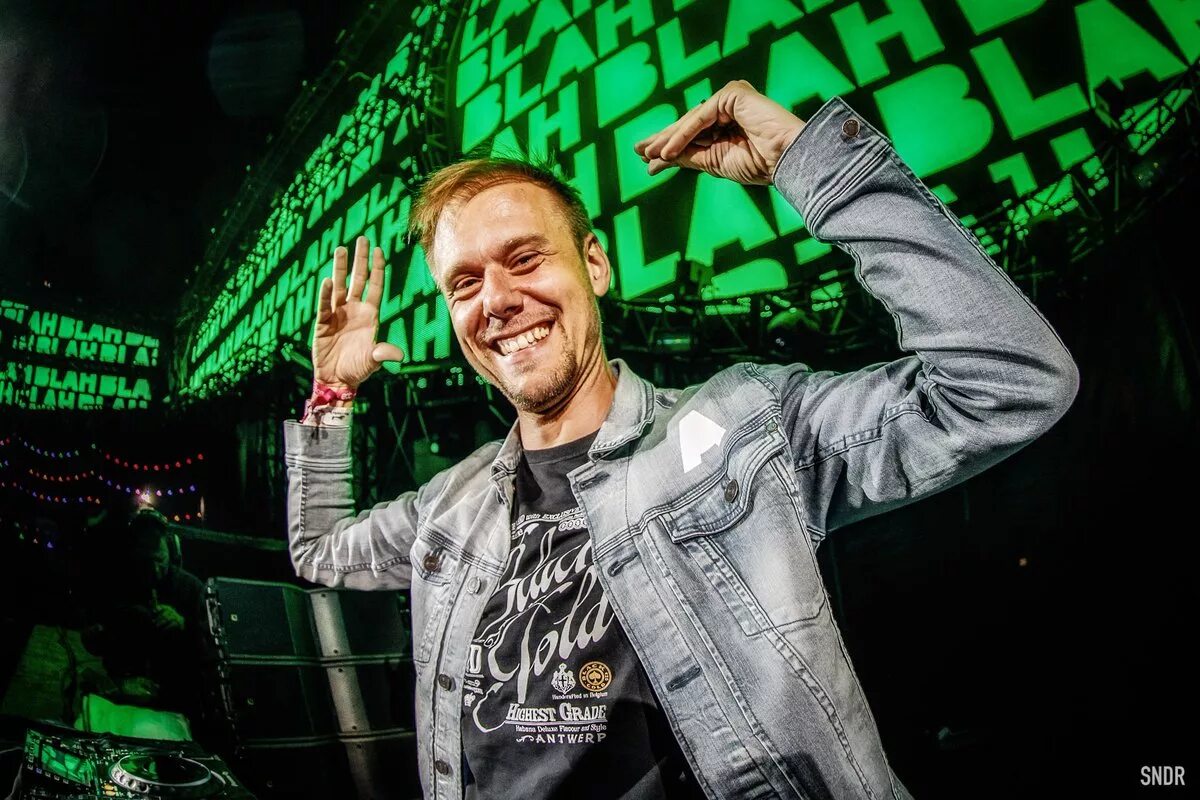 диджей армин. диджей армин.