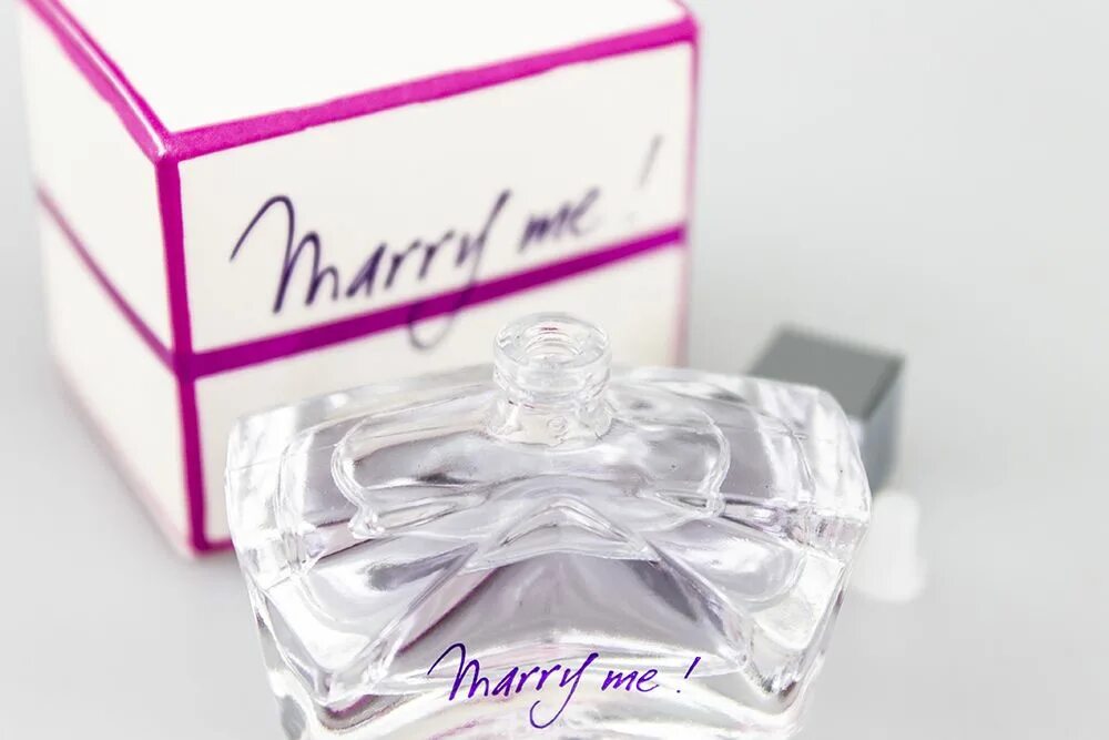 Marry me neon sign. Плакат marry me. Marry me картинка. Will you marry me. Marry me off.