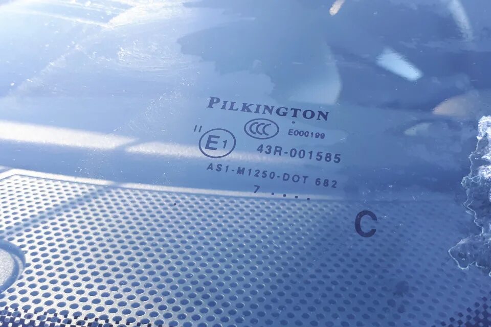 1 43 r. Лобовое стекло Pilkington 43r-001585 as1- m1250-dot682. 43r-001246 стекло лобовое. 43r-011908 стекло МТЗ.