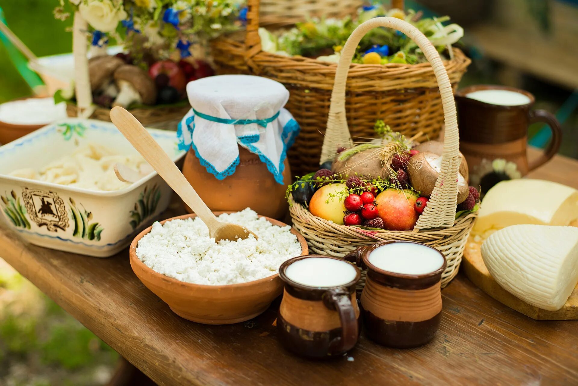 Натуральные фермерские продукты. Фермерская молочная продукция. Натуральные деревенские продукты. Мясо молочные продукты. Фермерская продукция.
