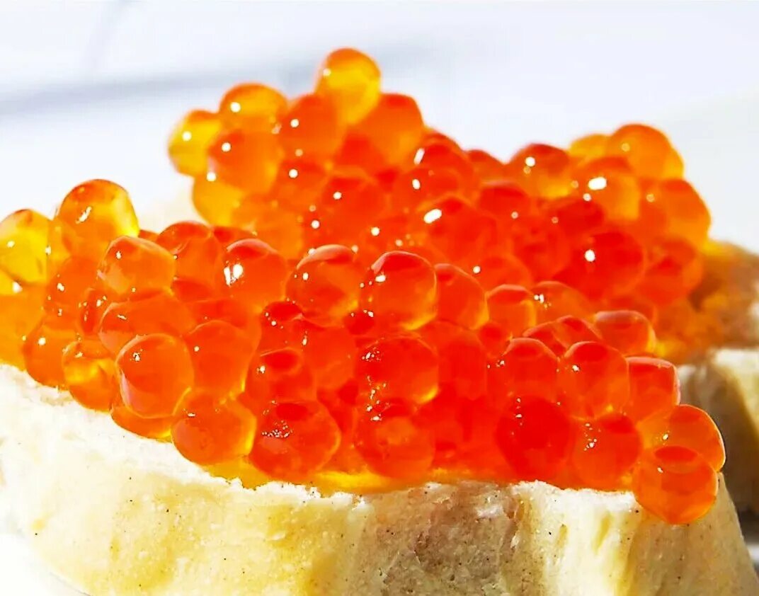 Икра мелкая. Настоящая икра. Как выглядит красная икра. Натуральная икра горбуши. Икра нерки горбуши кеты.