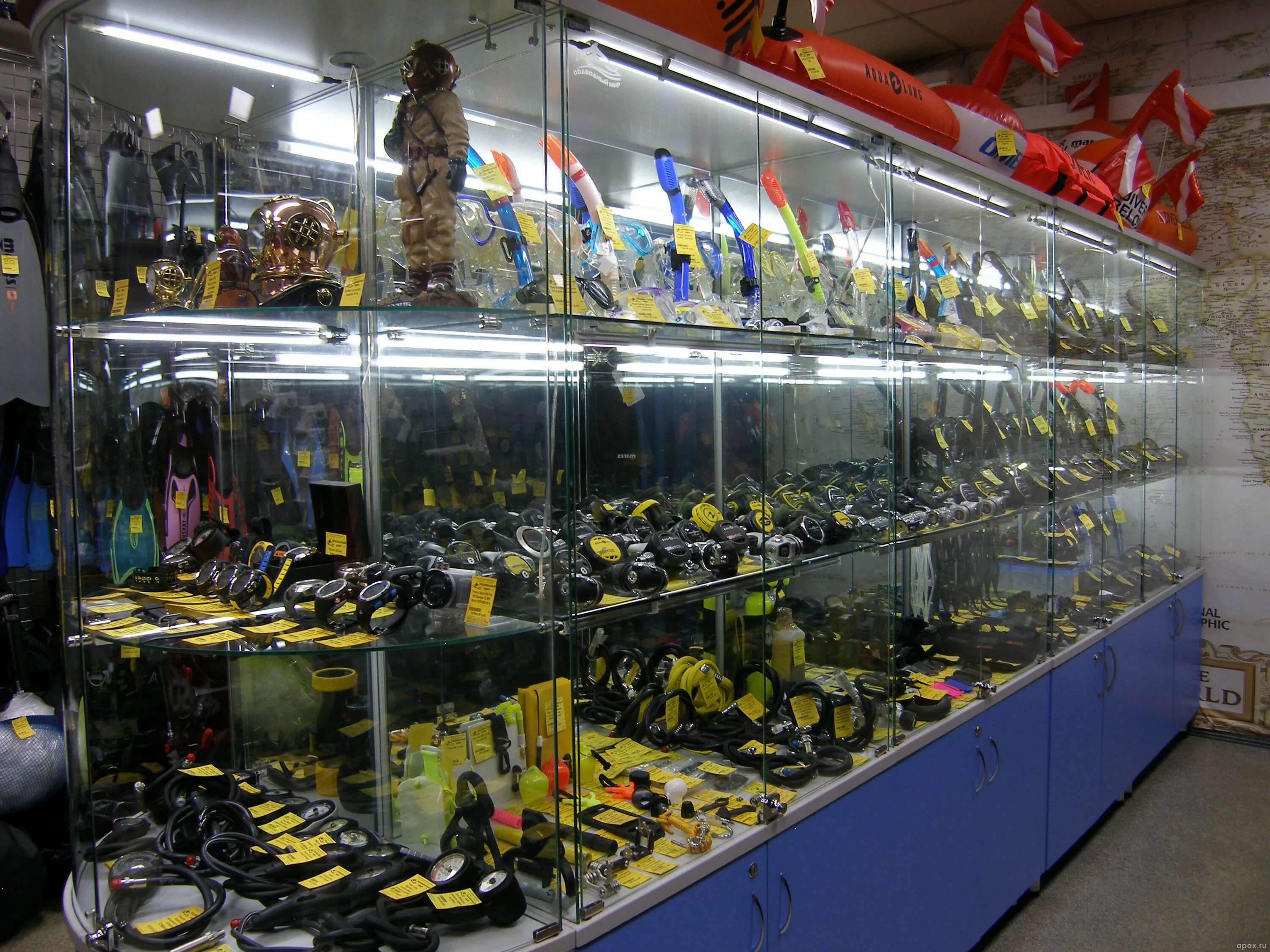 водолазное снаряжение. дайвинг на сахалине. батискаф магазин подводной охоты. дайвинг корабль. магазин подводной охоты.