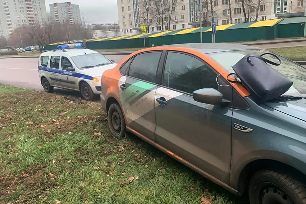 Делимобиль Renault Logan. Каршеринг Псков Делимобиль. Каршеринг Делимобиль Казань. Штрафы гибдд каршеринг