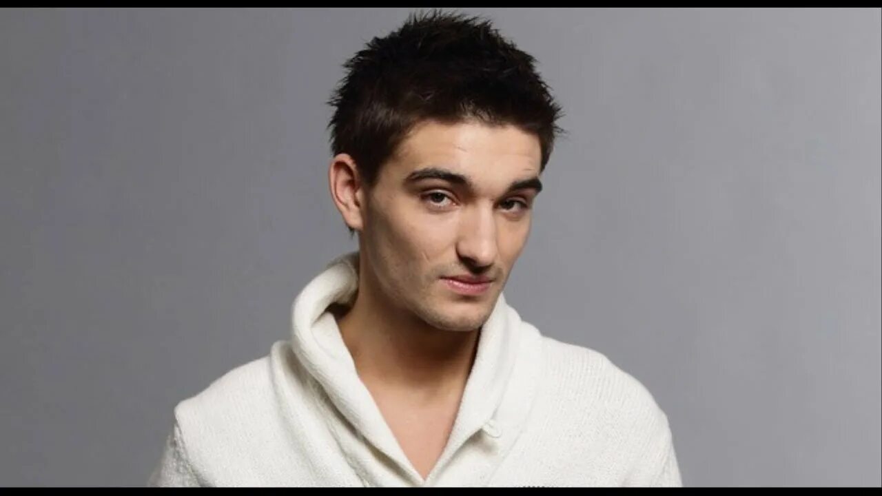 Topic певец. The wanted tom parker. Том паркер. Том паркер the wanted похороны. Том паркер.