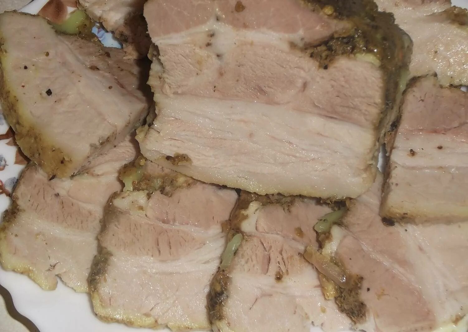Как вкусно приготовить домашнюю грудинку