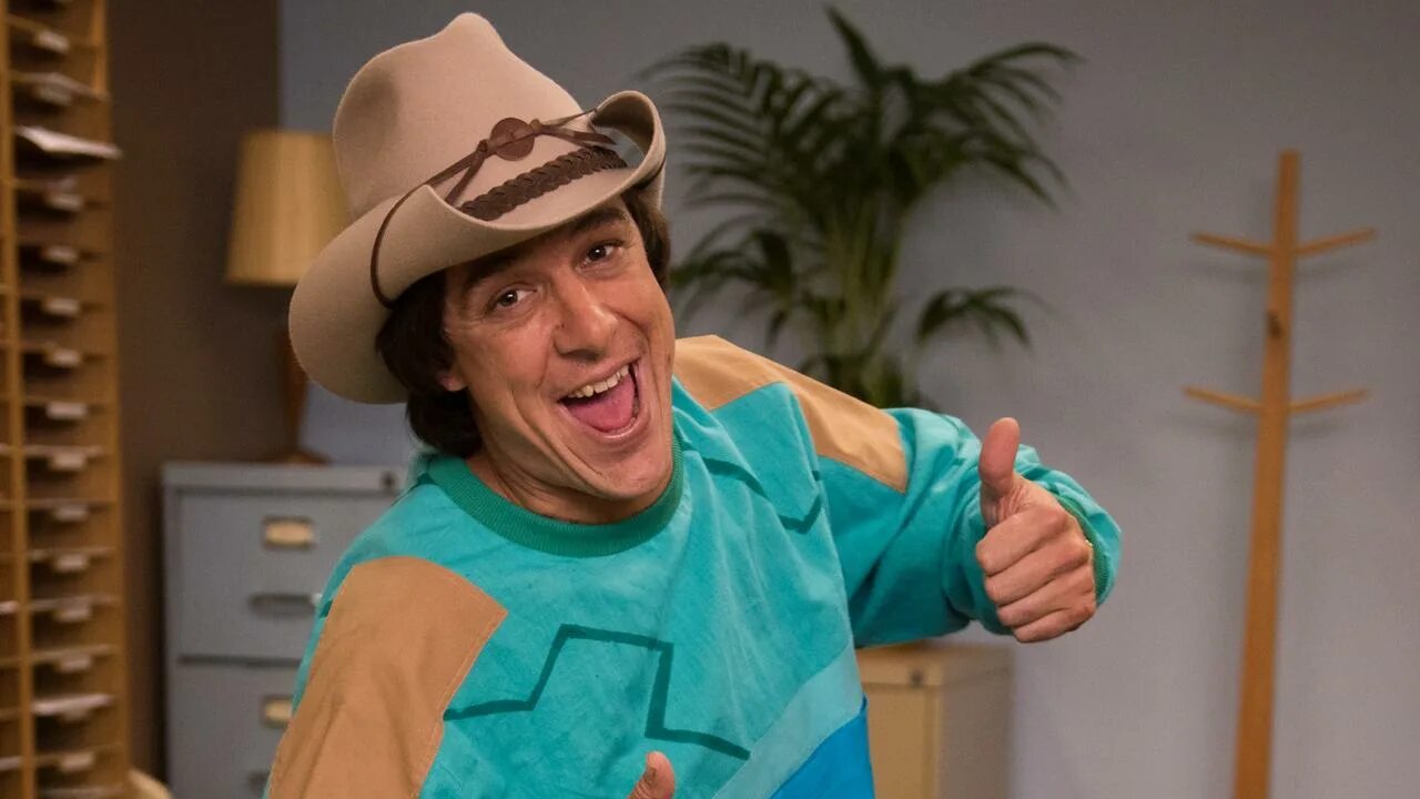 Включи in my. Molly Meldrum. Ian Molly Meldrum. Молли Мелдрум.