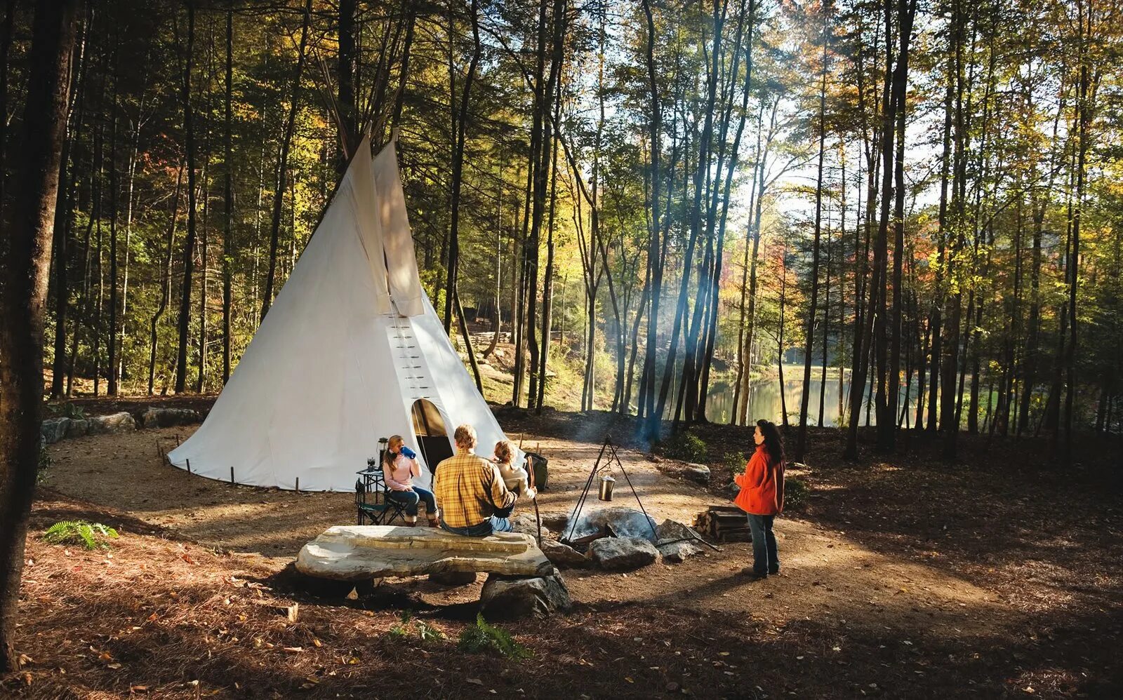 место отдыха в лесу.