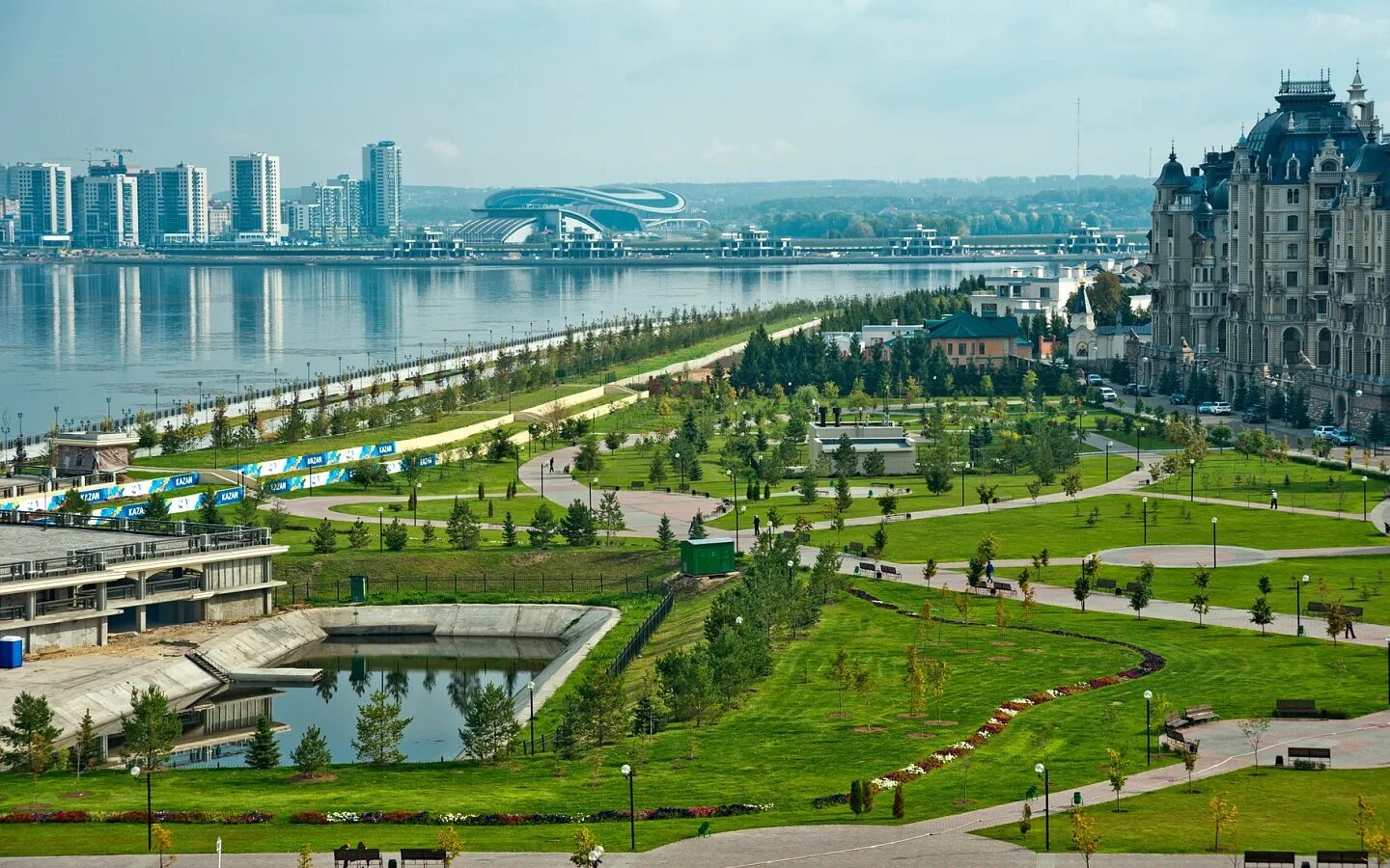Г казань республика. Набережная реки казанки. набережная реки казанка в казани. кремлевская набережная казань. город казань набережная реки казанки.