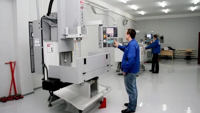 Профессионалитет мастерские. Мастерских 12. Мастерских 12. Столярная мастерская. Студенты техникума.