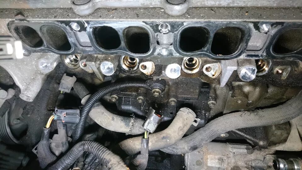 Снятие впускного коллектора mazda cx-7 2.5 - Mazda CX-7, 2,5 л, 2010 года просто