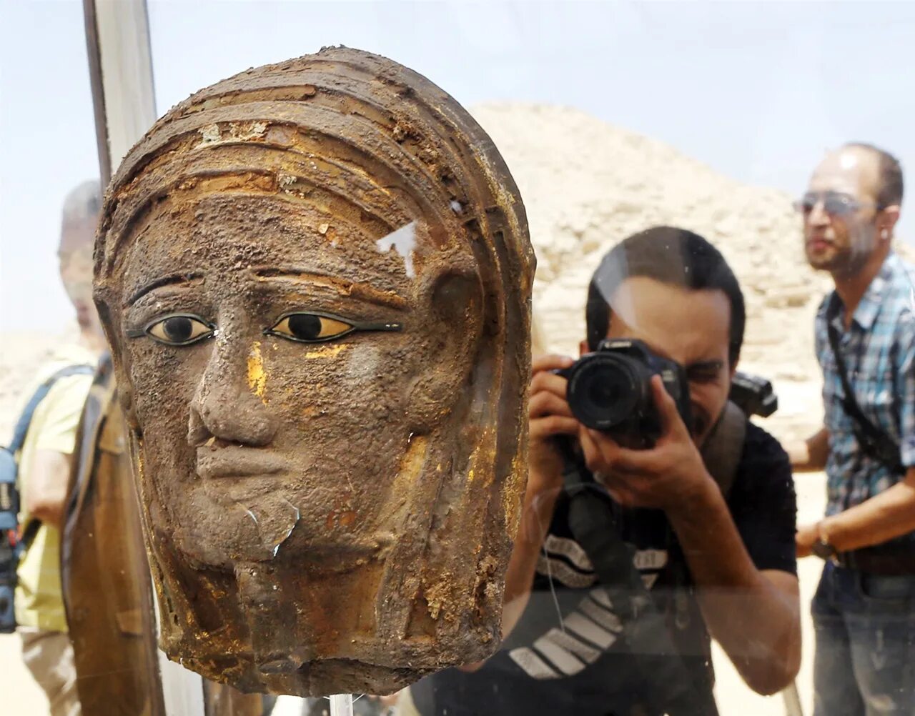 Найден каир. Погребальные маски древнего Египта.