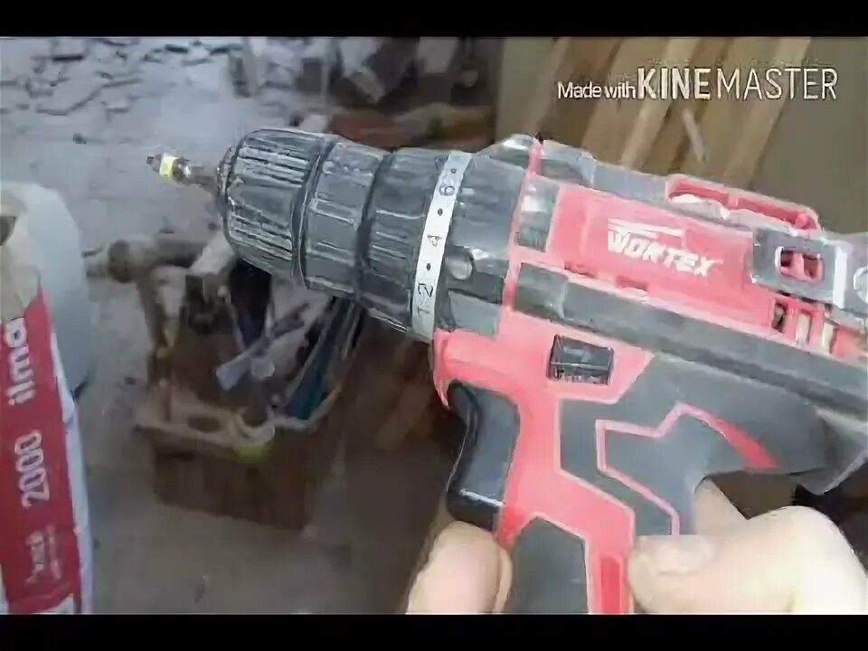 Шуруповерт вортекс 18 вольт. Vortex 1220 шуруповерт. wortex bd 2025 dli. шуруповерт в работе.